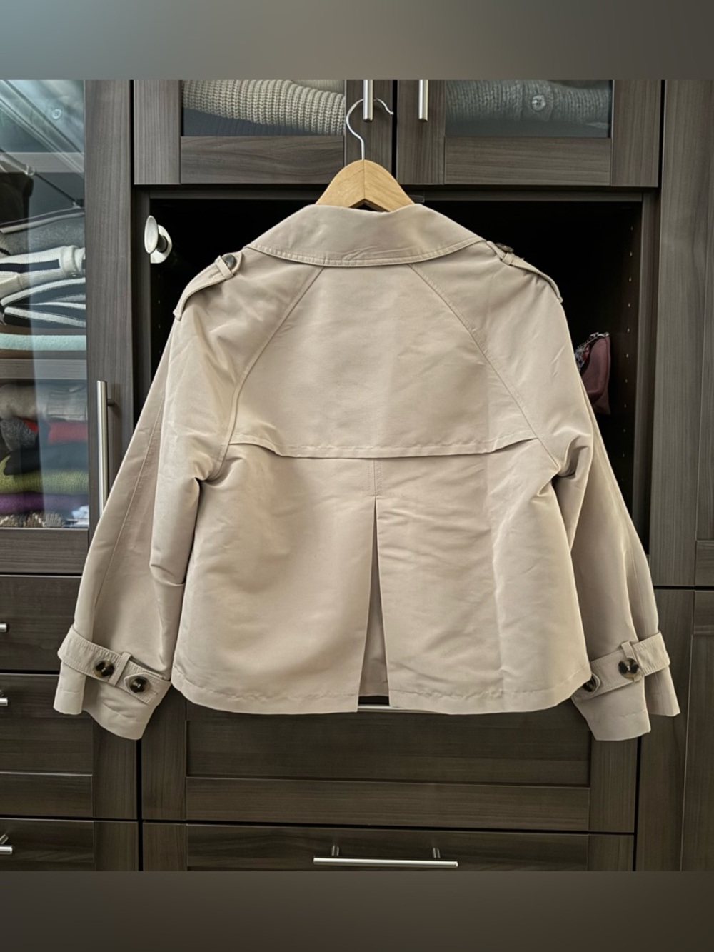 Steve Madden SIRUS Cropped Trench Coat, Khaki, Size Small - Picture 3 of 11